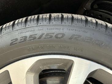 Land Rover Discovery Sport P300e — photo 43