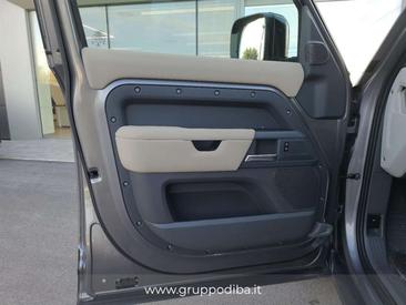 Land Rover Defender 110 D250 MHEV — photo 10