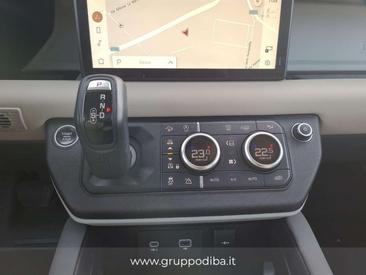 Land Rover Defender 110 D250 MHEV — photo 18