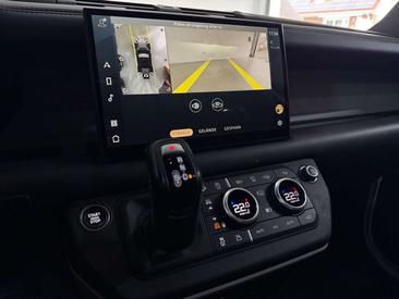 Land Rover Defender 110 D300 MHEV — photo 19
