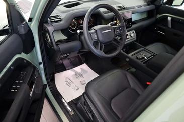 Land Rover Defender 110 D300 MHEV — photo 9