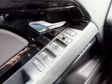Land Rover Range Rover Evoque P300e — photo 19