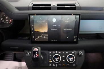 Land Rover Defender 110 D300 MHEV — photo 17
