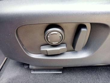 Land Rover Range Rover Evoque P300e — photo 21