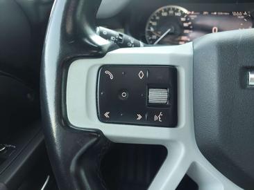 Land Rover Defender 90 D200 MHEV — photo 13
