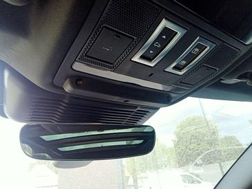 Land Rover Range Rover Evoque P300e — photo 22
