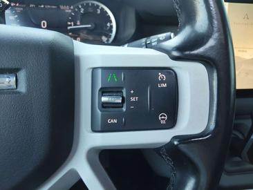 Land Rover Defender 90 D200 MHEV — photo 14