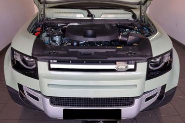 Land Rover Defender 110 D300 MHEV — photo 21