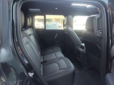 Land Rover Defender 90 D200 MHEV — photo 16
