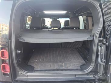 Land Rover Defender 90 D200 MHEV — photo 17