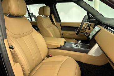 Land Rover Range Rover P460e — photo 11