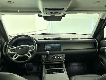 Land Rover Defender 90 D200 MHEV — photo 8