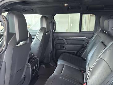 Land Rover Defender P635 — photo 4