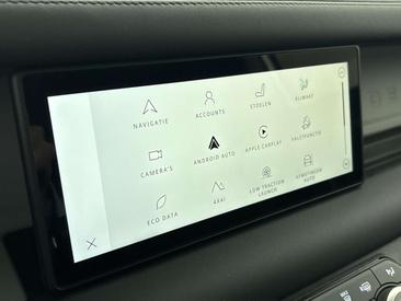 Land Rover Defender 90 D200 MHEV — photo 21