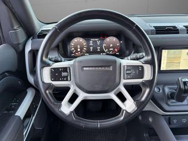 Land Rover Defender 90 D200 MHEV — photo 12
