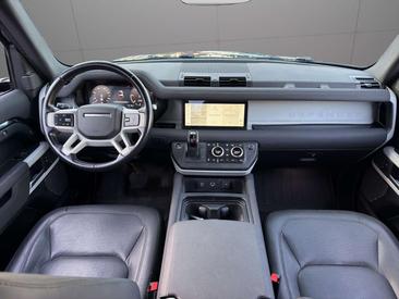 Land Rover Defender 90 D200 MHEV — photo 14