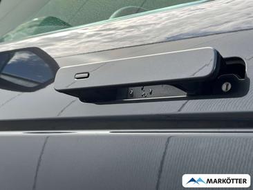 Land Rover Range Rover Evoque P300e — photo 15