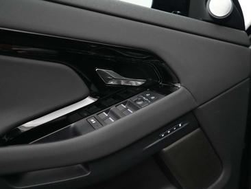 Land Rover Range Rover Evoque P269e — photo 32