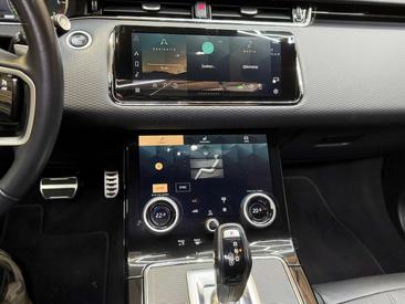 Land Rover Range Rover Evoque P300e — photo 7