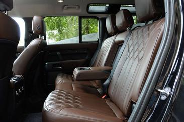 Land Rover Defender 110 P400e — photo 17