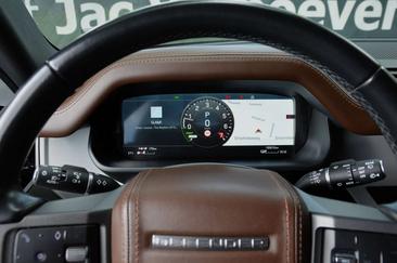 Land Rover Defender 110 P400e — photo 31