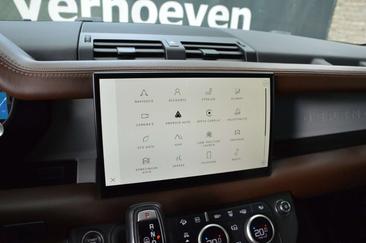 Land Rover Defender 110 P400e — photo 38