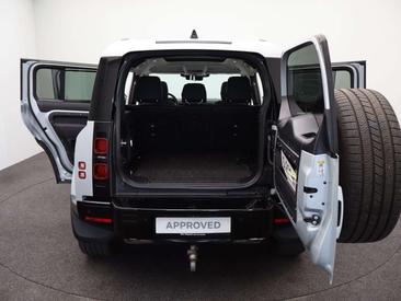 Land Rover Defender 110 P400e — photo 13