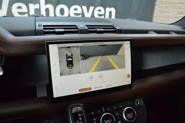 Land Rover Defender 110 P400e — photo 40