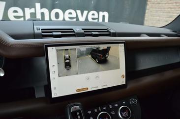 Land Rover Defender 110 P400e — photo 42