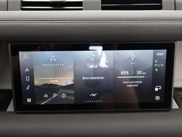Land Rover Defender 110 P400e — photo 16
