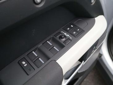 Land Rover Defender 110 P400e — photo 29
