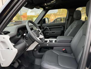 Land Rover Defender 90 D200 MHEV — photo 6