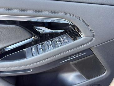 Land Rover Range Rover Evoque D165 — photo 31