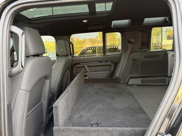 Land Rover Defender 90 D200 MHEV — photo 7