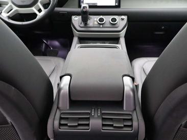 Land Rover Defender 110 P400e — photo 39