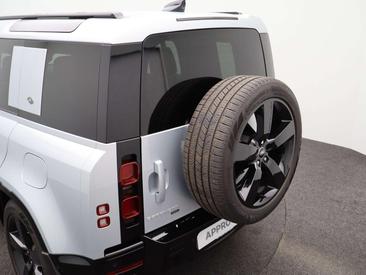 Land Rover Defender 110 P400e — photo 44