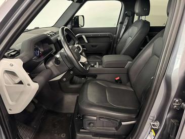 Land Rover Defender 90 D250 MHEV — photo 9