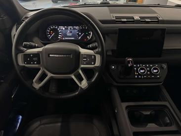 Land Rover Defender 90 D250 MHEV — photo 12