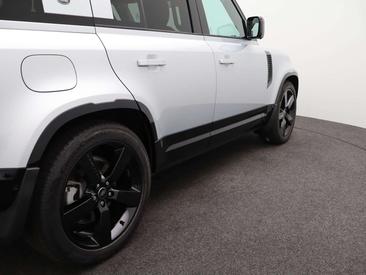Land Rover Defender 110 P400e — photo 47