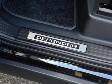 Land Rover Defender 130 D300 MHEV — photo 17