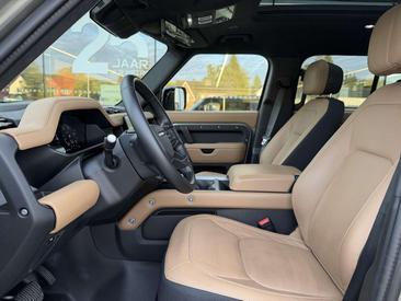 Land Rover Defender 110 D300 MHEV — photo 6