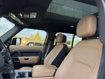 Land Rover Defender 110 D300 MHEV — photo 8