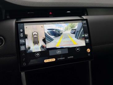 Land Rover Discovery Sport P270e — photo 9