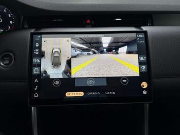 Land Rover Discovery Sport P270e — photo 10