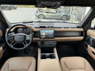 Land Rover Defender 110 D300 MHEV — photo 10