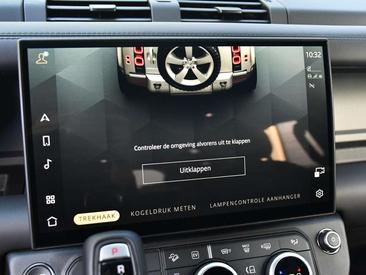 Land Rover Defender 130 D300 MHEV — photo 26