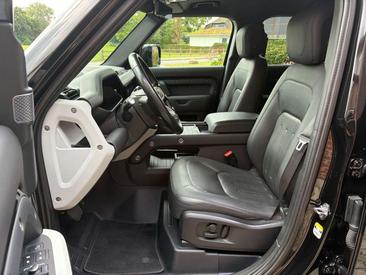 Land Rover Defender 110 D300 MHEV — photo 10