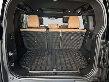 Land Rover Defender D350 — photo 10