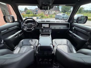 Land Rover Defender 110 D300 MHEV — photo 14