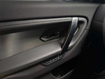Land Rover Discovery Sport P270e — photo 20